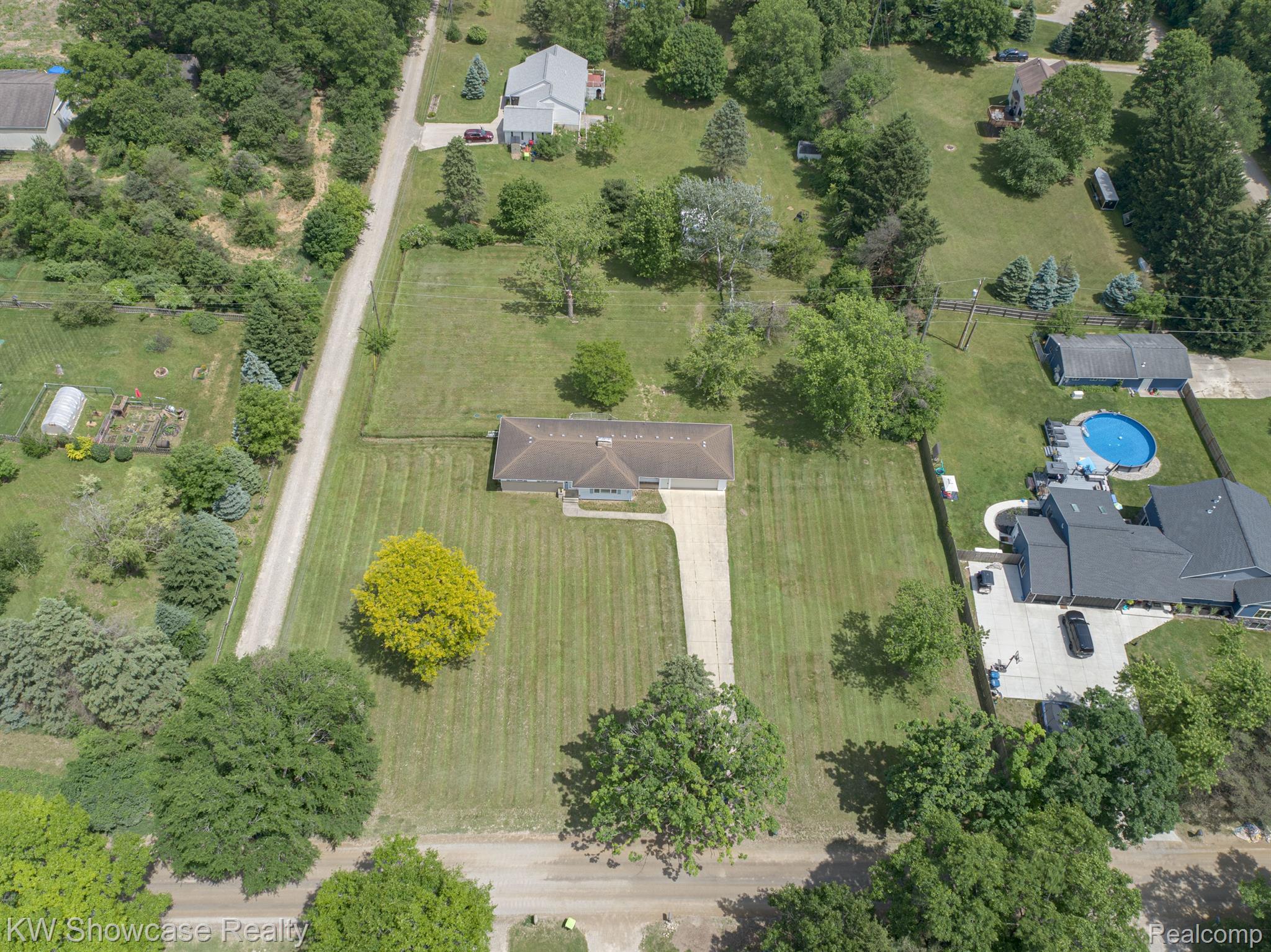 5680 Eagle Road White Lake, MI 48383 - Photo 3 of 33 Gallery Image 3