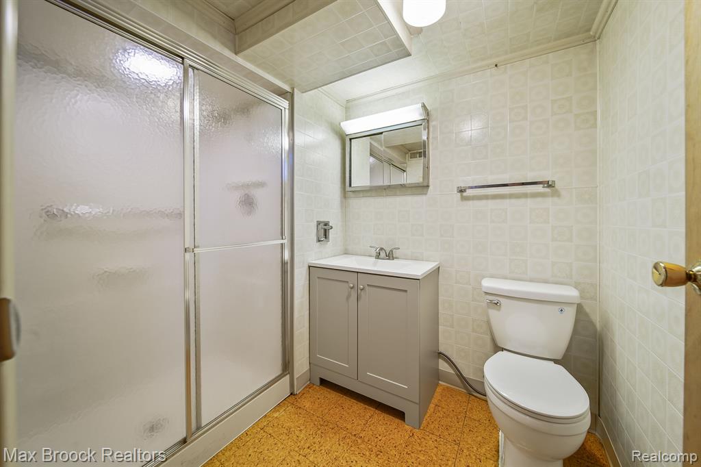 2241 Bedford Road Bloomfield Hills, MI 48302 - Photo 20 of 34 Gallery Image 20