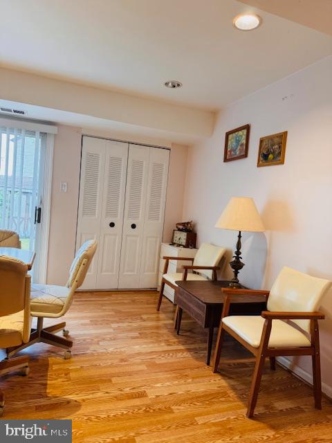 632 Longfellow Court Warminster, PA 18974 - Photo 17 of 30 a workspace room with furniture