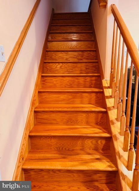 632 Longfellow Court Warminster, PA 18974 - Photo 9 of 30 a view of entryway