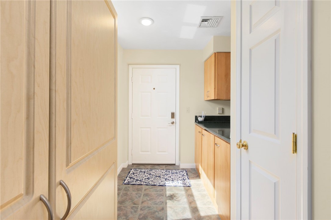 3524 West Shore Road, Unit 301 Warwick, RI 02886 - Photo 20 of 26 Gallery Image 20