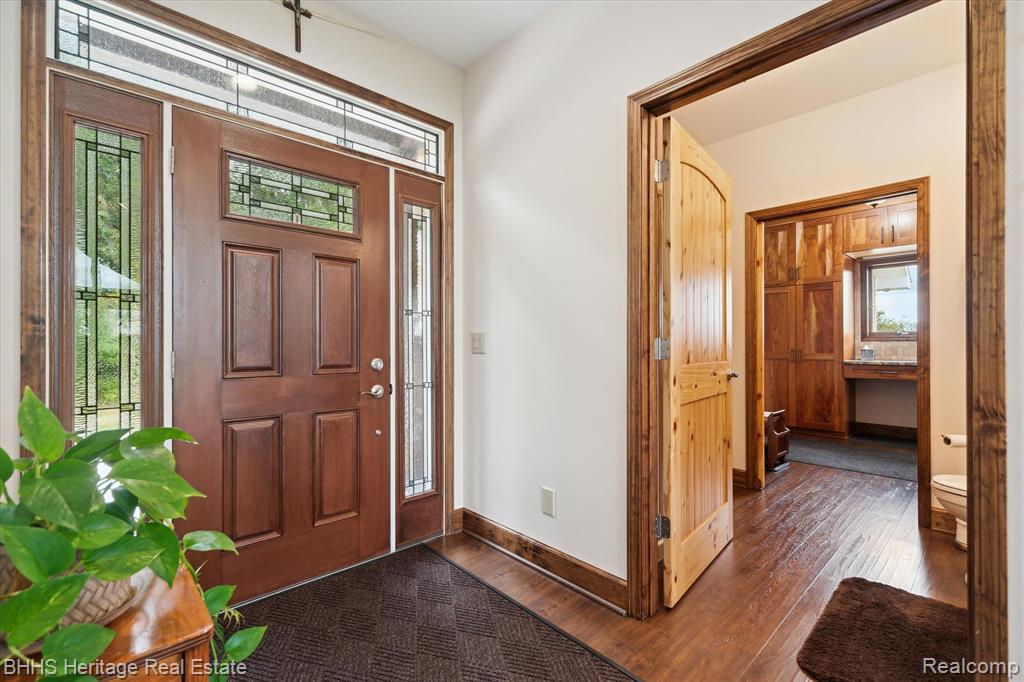 10540 Cole Road Byron, MI 48418 - Photo 5 of 76