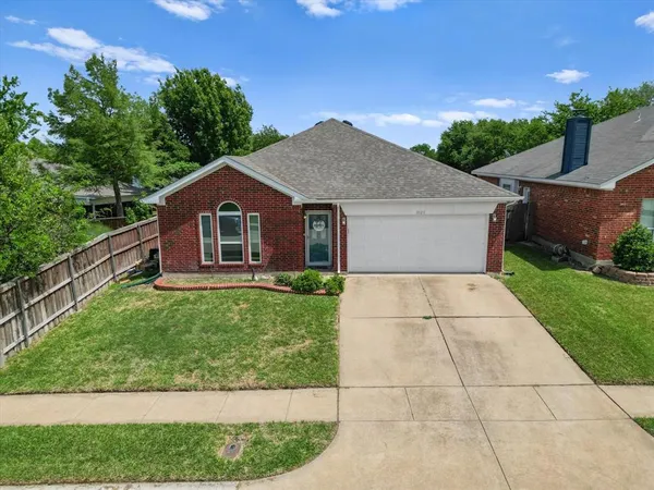 $329,900 | 8620 Chelan Way, Fort Worth, TX 76244