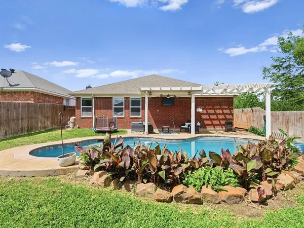 $329,900 | 8620 Chelan Way, Fort Worth, TX 76244