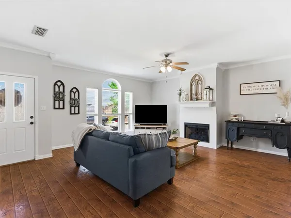 $329,900 | 8620 Chelan Way, Fort Worth, TX 76244