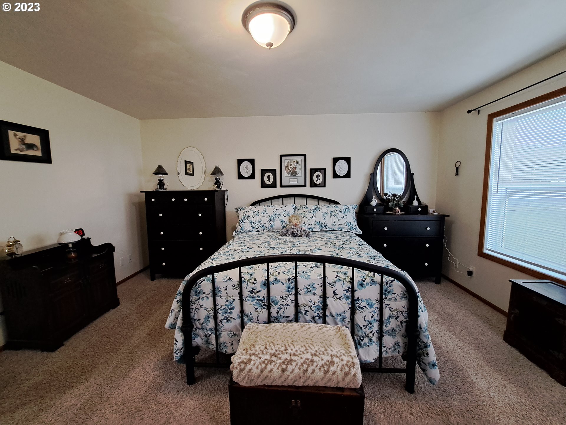 1254 Ostrander Lane Cottage Grove, OR 97424 - Photo 17 of 24 Bedroom, Owner's Suite