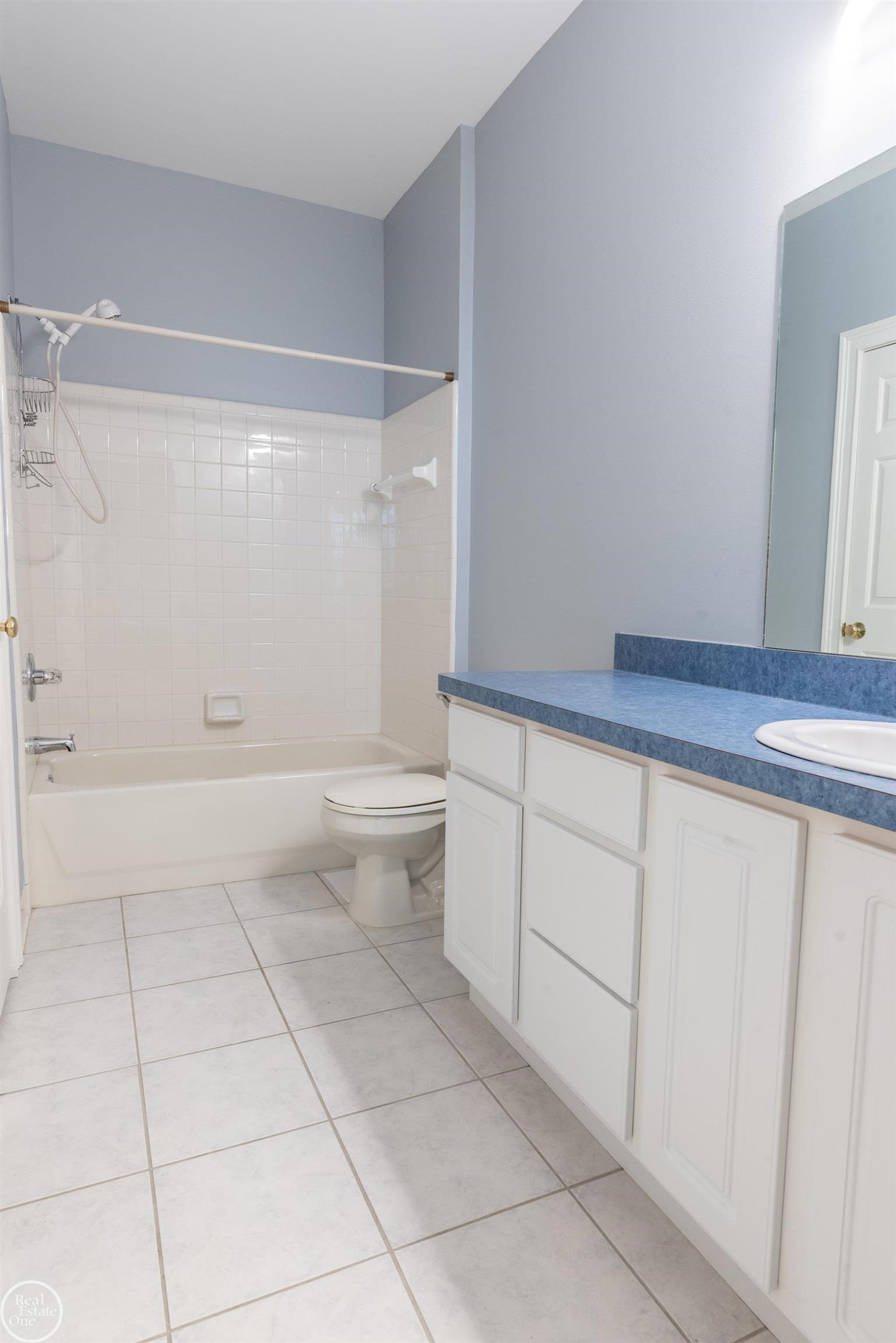 39178 Hayes Road Clinton Township, MI 48038 - Photo 18 of 30 50222693-2A421940-10E7-4373-AF9E-36DC20F07D97.JPG