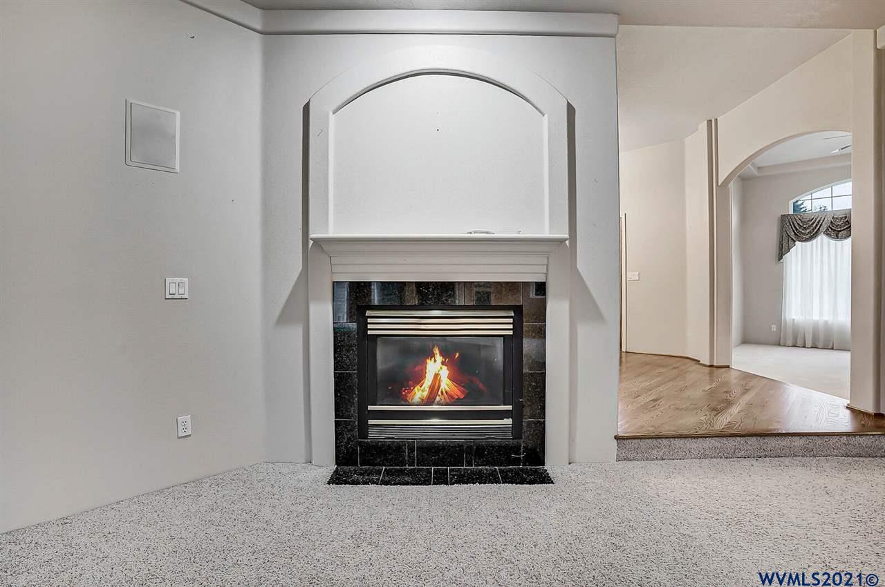 715 Southwest 8th Street Sublimity, OR 97385 - Photo 17 of 42 Gallery Image 17