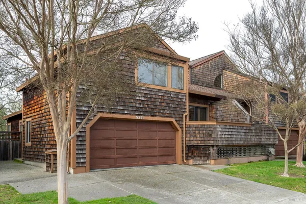 $575,000 | 9231 Lakewood Drive, Windsor, CA 95492