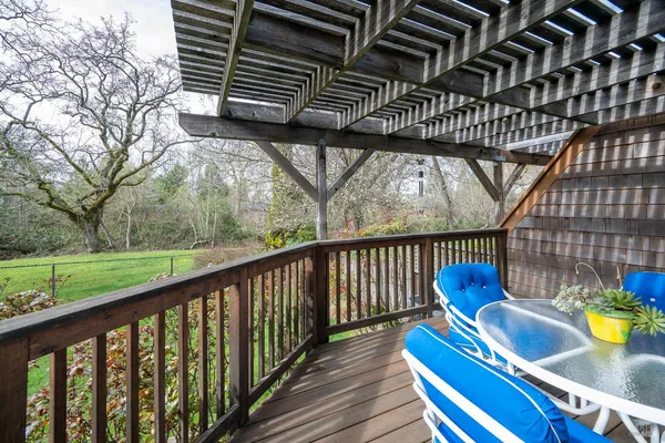 $575,000 | 9231 Lakewood Drive, Windsor, CA 95492