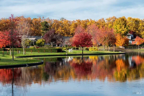 $575,000 | 9231 Lakewood Drive, Windsor, CA 95492