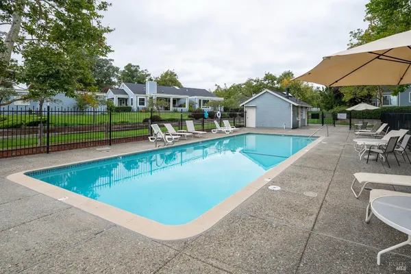 $575,000 | 9231 Lakewood Drive, Windsor, CA 95492