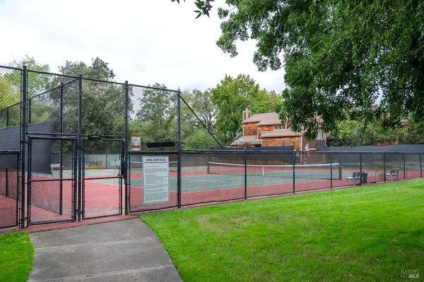 $575,000 | 9231 Lakewood Drive, Windsor, CA 95492