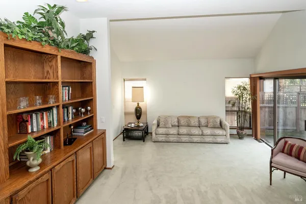 $575,000 | 9231 Lakewood Drive, Windsor, CA 95492