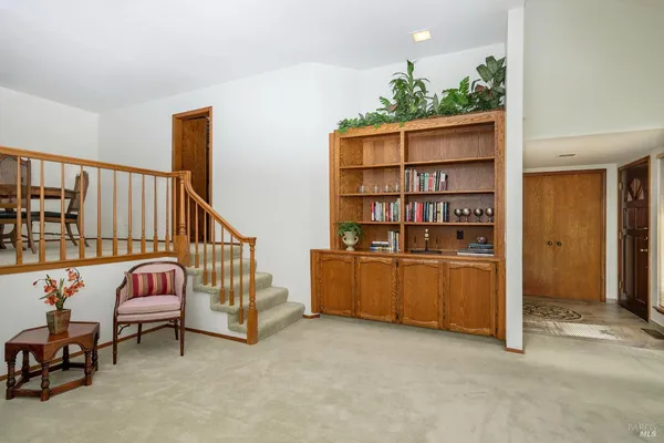 $575,000 | 9231 Lakewood Drive, Windsor, CA 95492