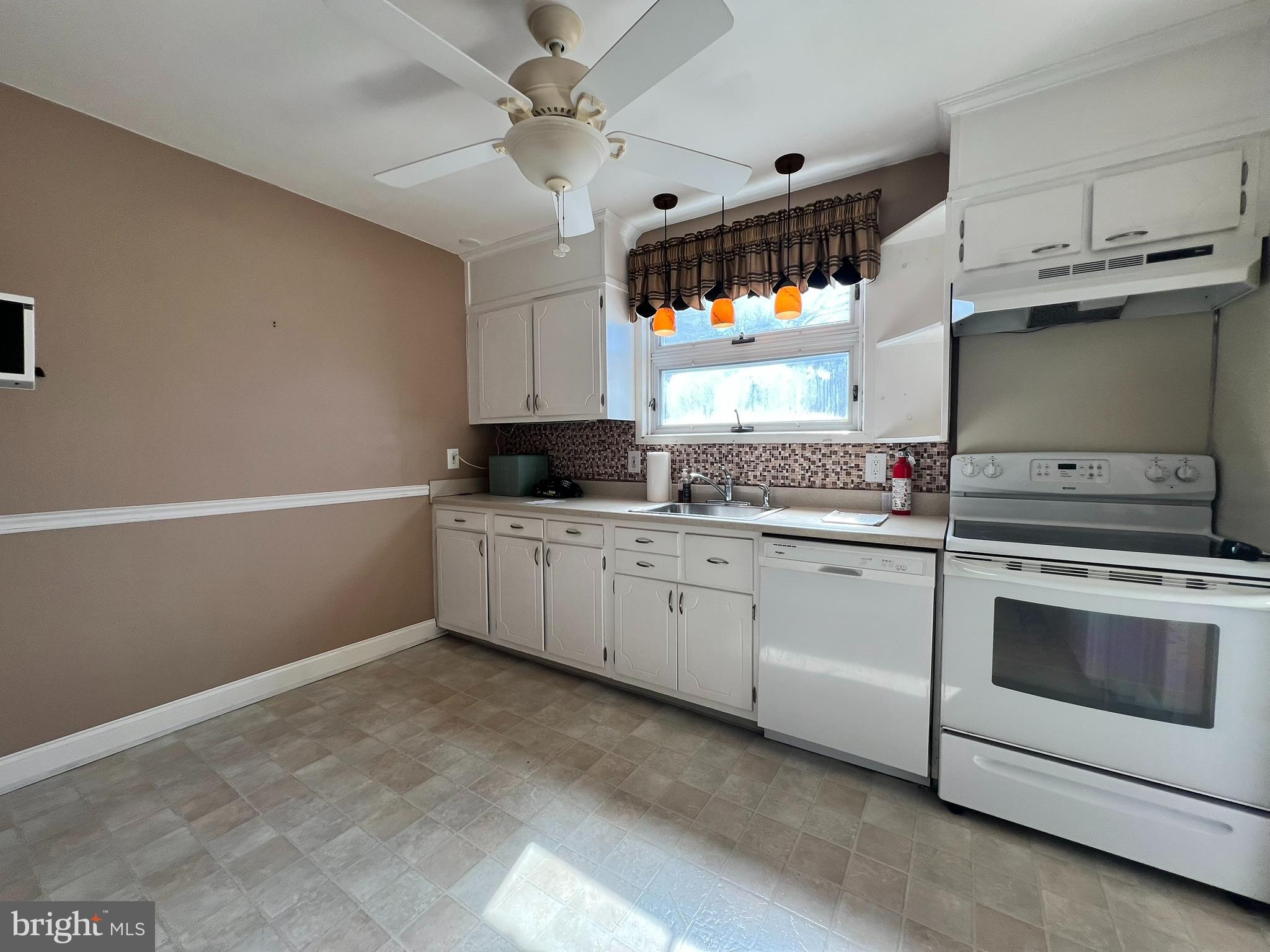 344 Fairfax Road Drexel Hill, PA 19026 - Photo 7 of 24