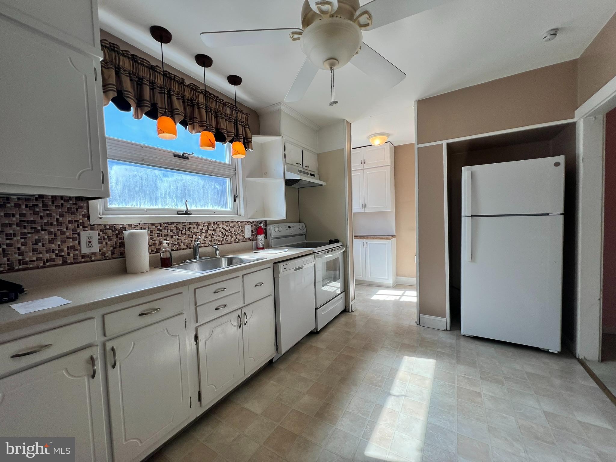 344 Fairfax Road Drexel Hill, PA 19026 - Photo 8 of 24