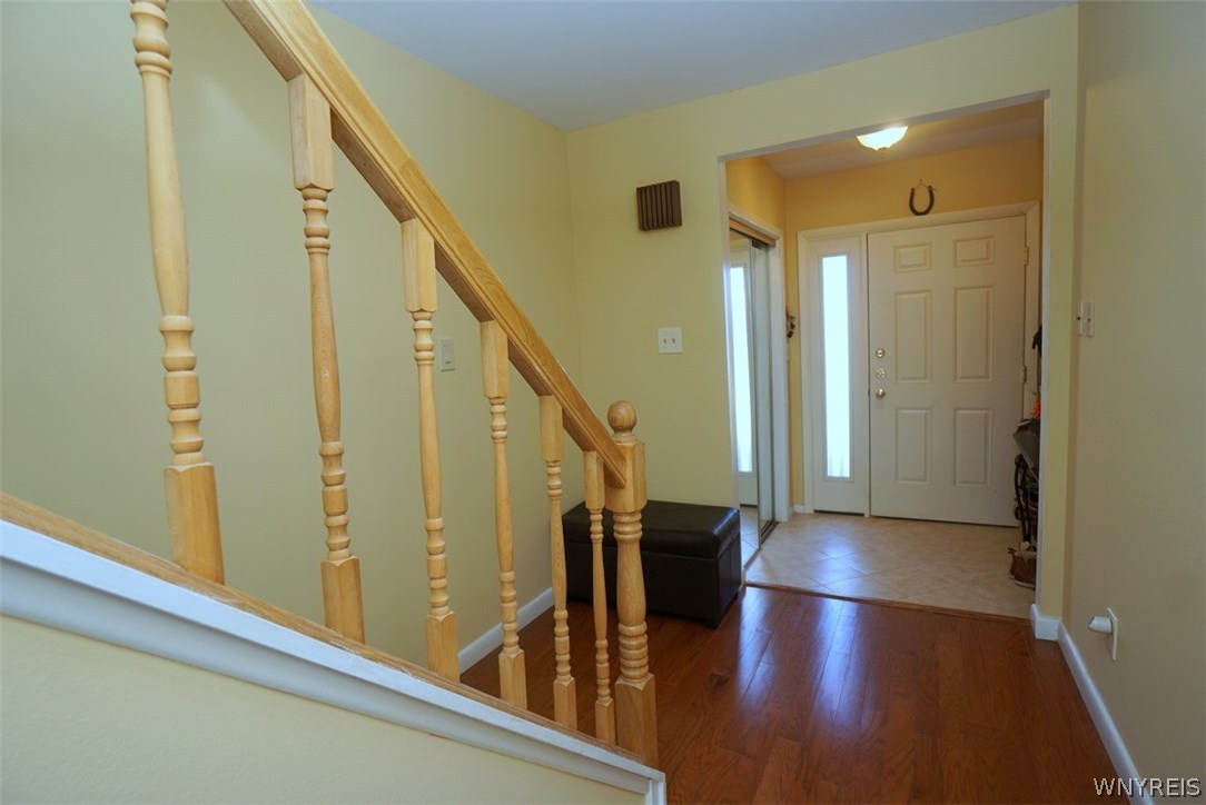 603 Charlesgate Circle Amherst, NY 14051 - Photo 4 of 31