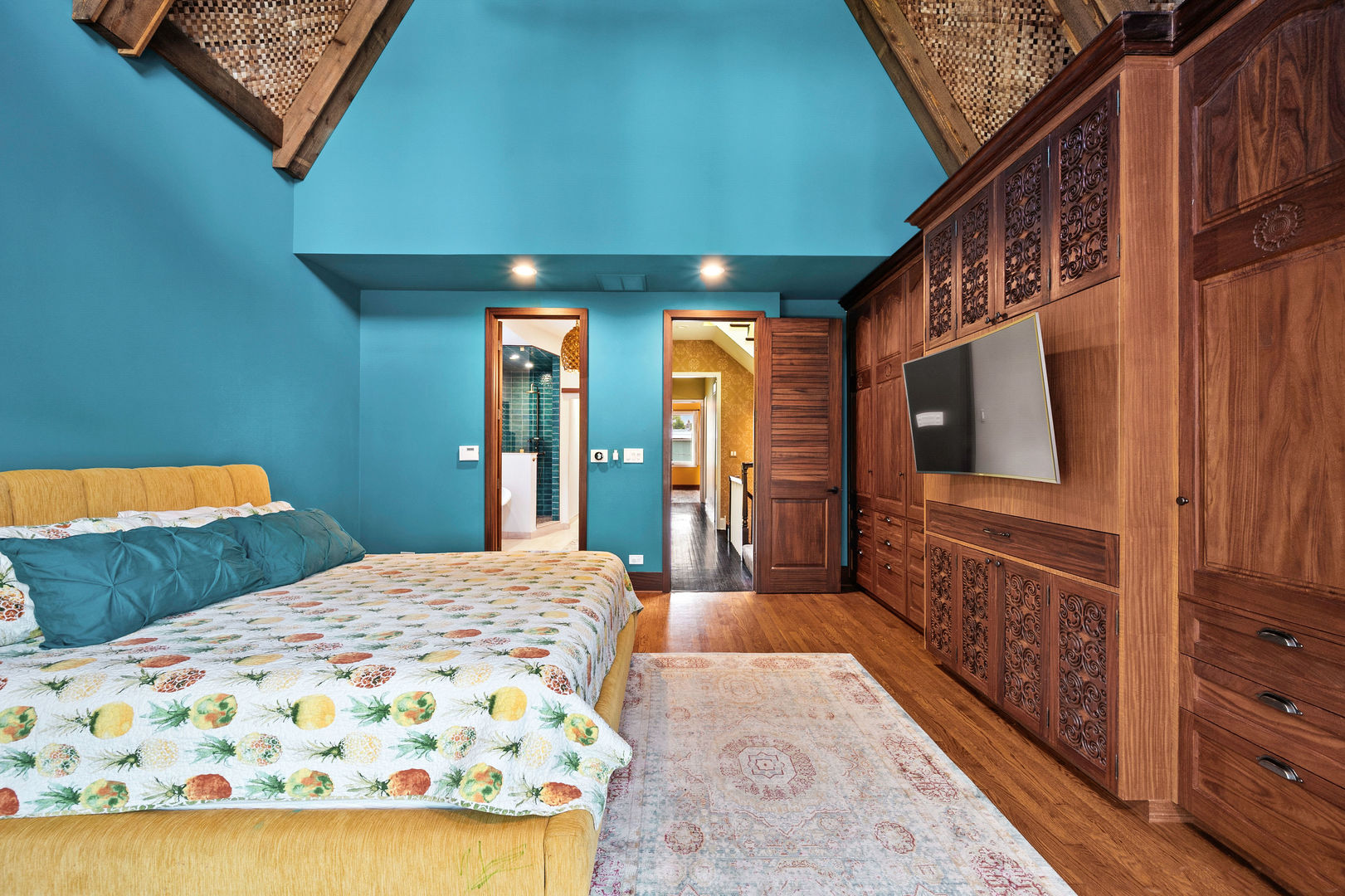 1421 West Lexington Street Chicago, IL 60607 - Photo 20 of 48 a bedroom with a bed and dresser