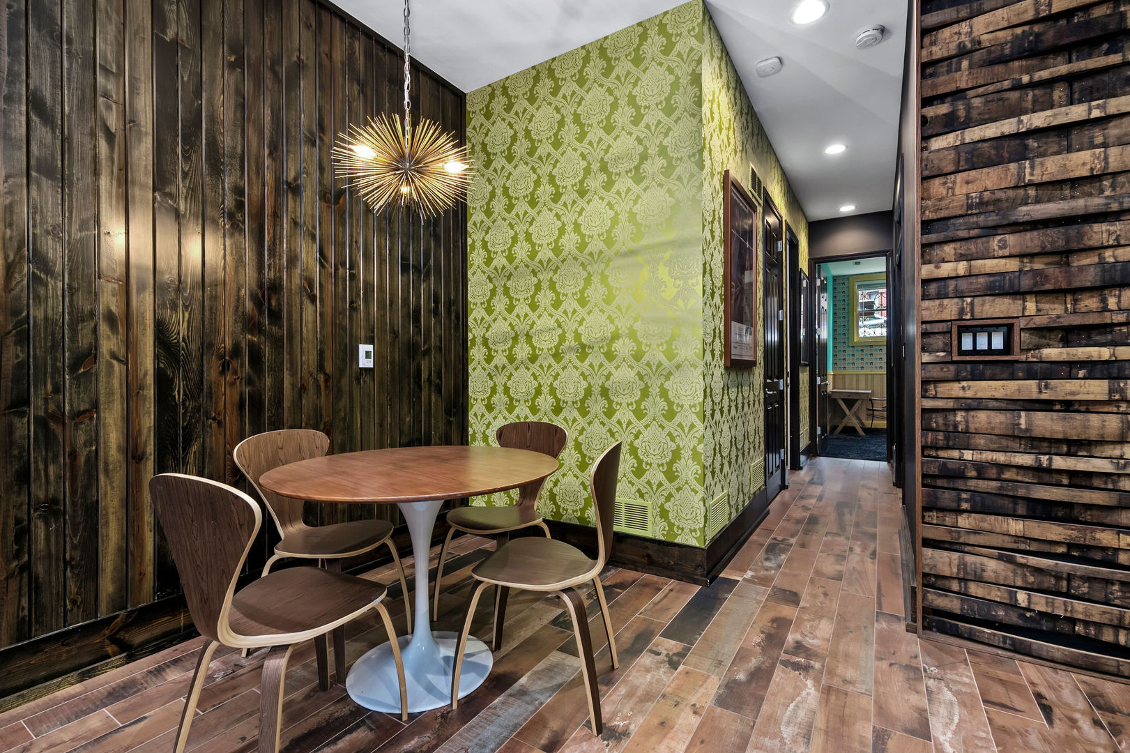 1421 West Lexington Street Chicago, IL 60607 - Photo 36 of 48 a outdoor dining space with furniture