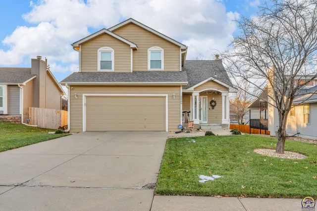 $299,900 | 3509 Southwest Westport Drive, Topeka, KS 66614