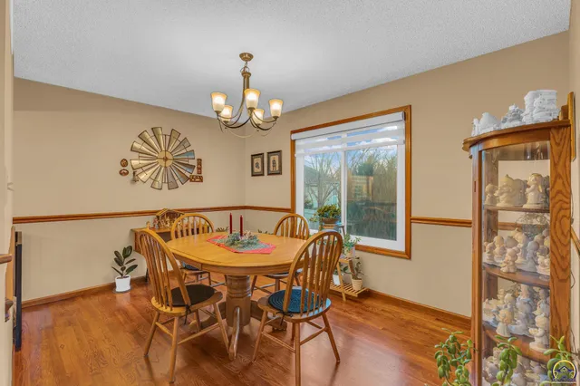 $299,900 | 3509 Southwest Westport Drive, Topeka, KS 66614