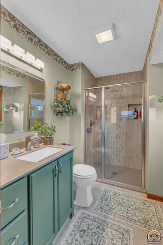 $299,900 | 3509 Southwest Westport Drive, Topeka, KS 66614