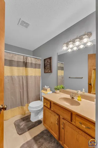 $299,900 | 3509 Southwest Westport Drive, Topeka, KS 66614