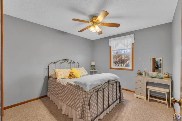 $299,900 | 3509 Southwest Westport Drive, Topeka, KS 66614