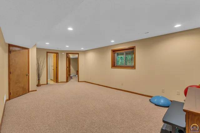 $299,900 | 3509 Southwest Westport Drive, Topeka, KS 66614