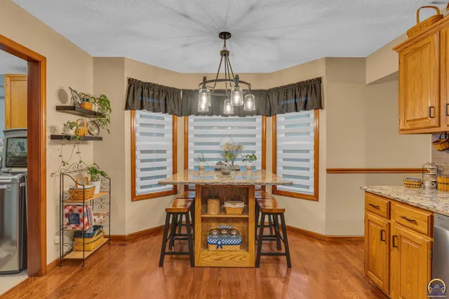 $299,900 | 3509 Southwest Westport Drive, Topeka, KS 66614