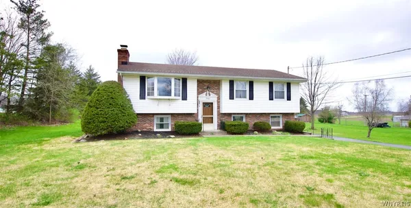 $219,900 | 7980 Old Jennings Road, Eden, NY 14057