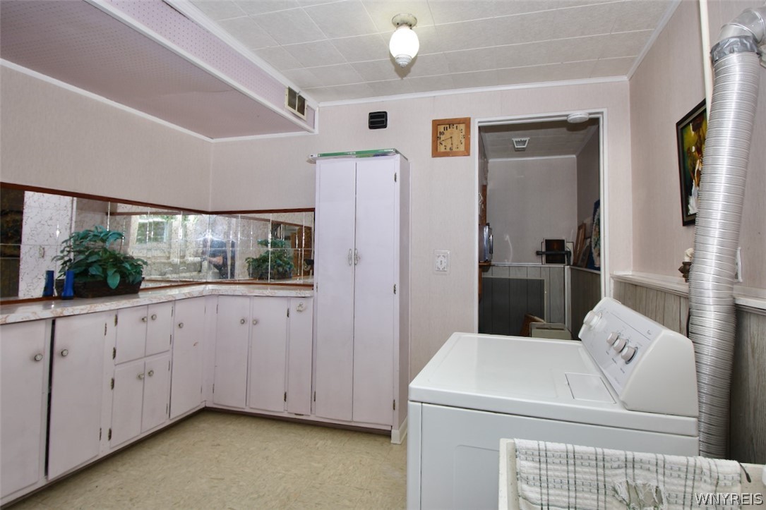 7980 Old Jennings Road Eden, NY 14057 - Photo 27 of 31 Landry room/Storage