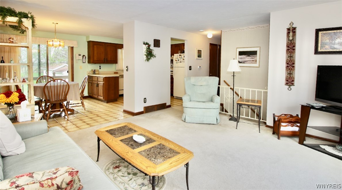 7980 Old Jennings Road Eden, NY 14057 - Photo 6 of 31 Living room