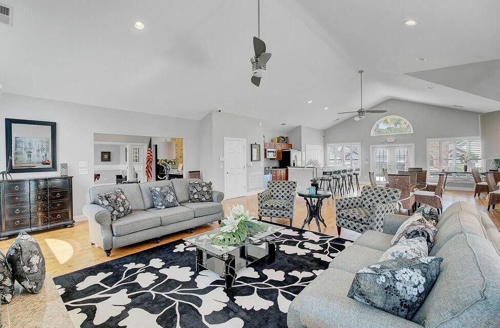 8800 Dorchester Road, Unit 2001 North Charleston, SC 29420 - Photo 48 of 57 Clubhouse Seating - 1