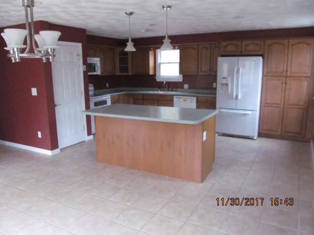 225 Knibb Road Burrillville, RI 02859 - Photo 5 of 10