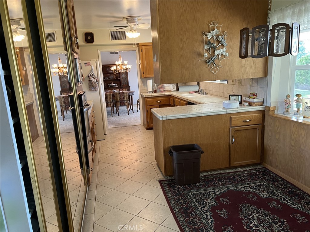 44705 Lowtree Avenue Lancaster, CA 93534 - Photo 3 of 12 kitchen