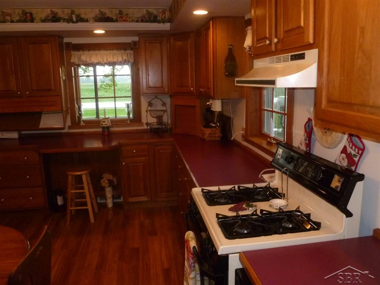 8610 Geddes Road Saginaw, MI 48609 - Photo 16 of 27 lots of room for the chef