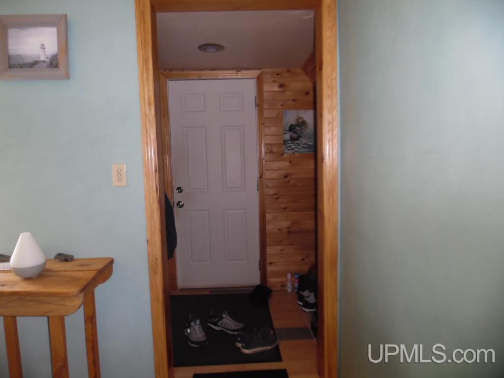 1114 Willow Road Gladstone, MI 49837 - Photo 12 of 43