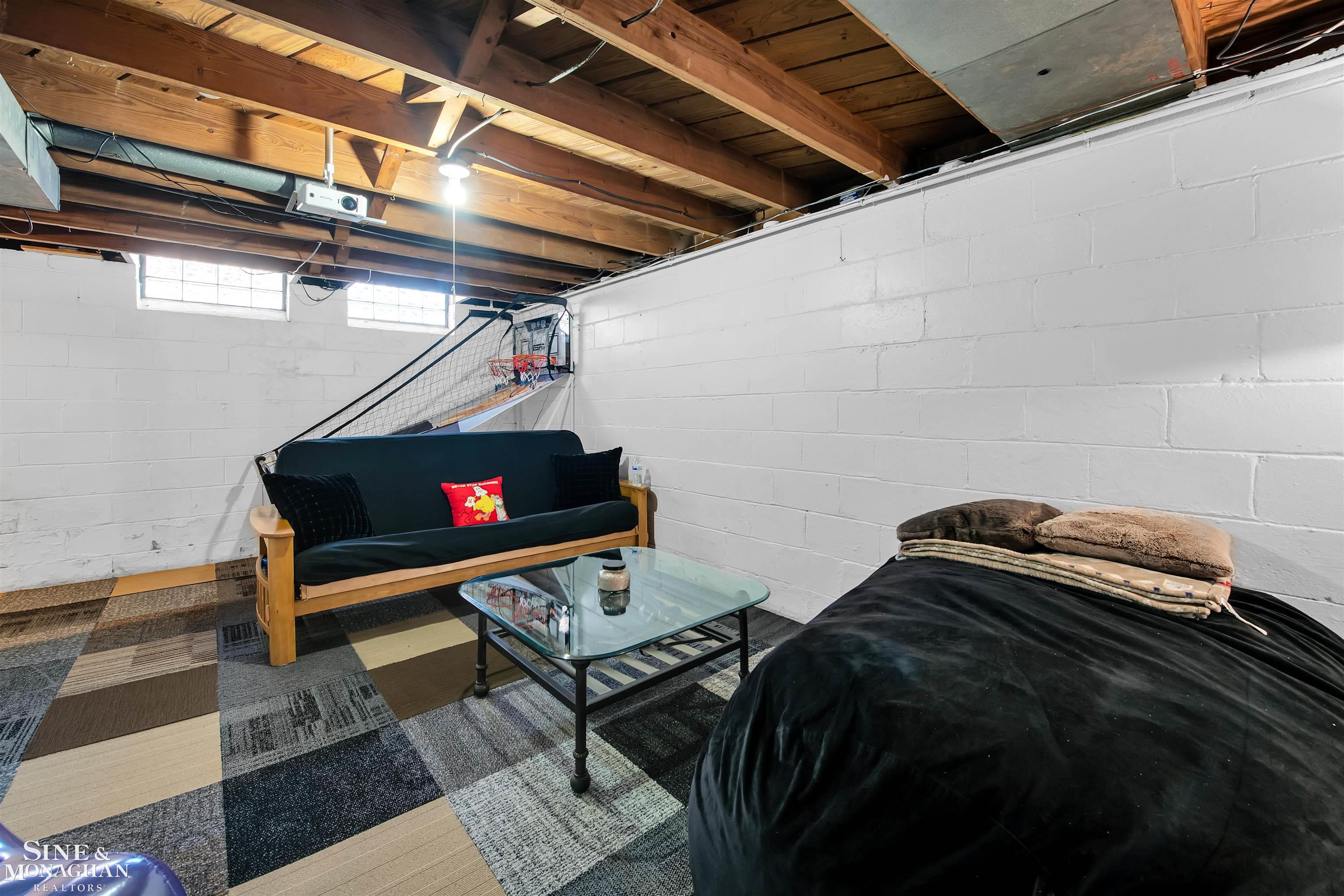 21735 Moross Road Grosse Pointe, MI 48236 - Photo 13 of 18 50127569-12.JPG