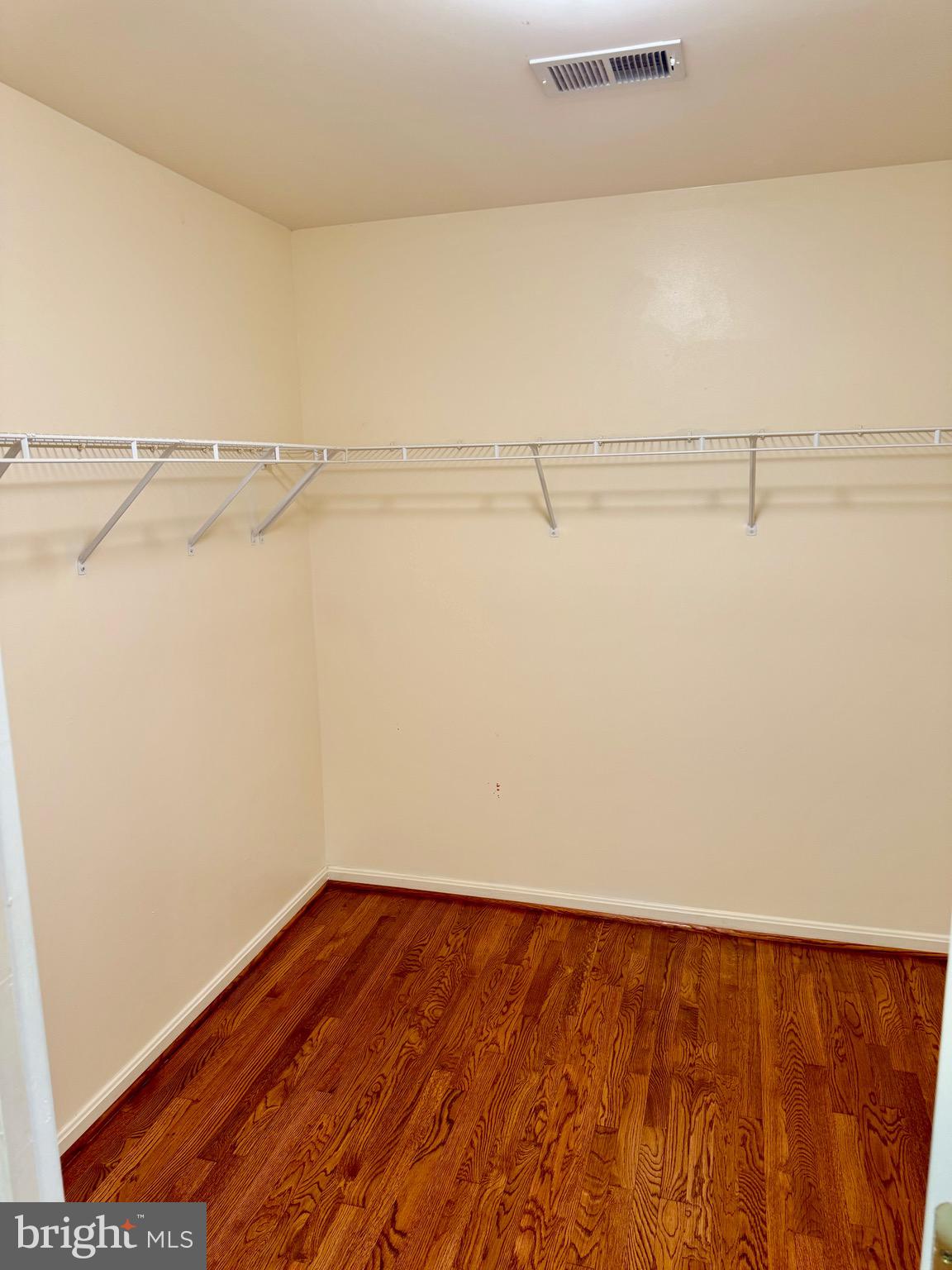 798 Prosperity Road Culpeper, VA 22701 - Photo 17 of 62 MÁSTER BEDROOM CLOSET