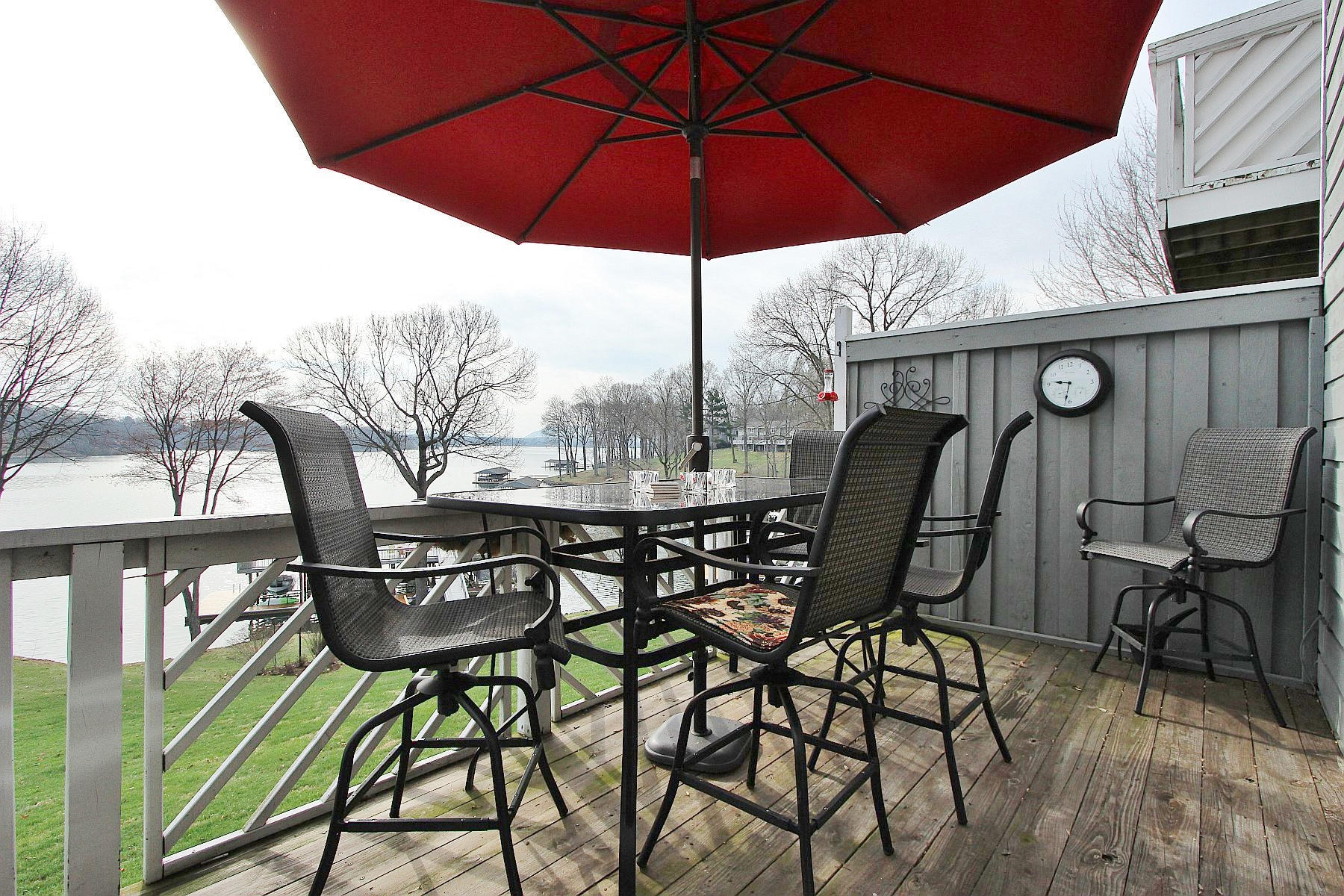 Deck off Great Rm