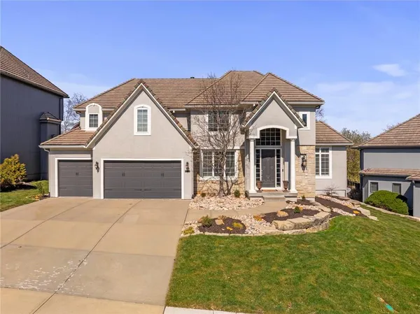 $875,000 | 8926 Quail Ridge Lane, Lenexa, KS 66220