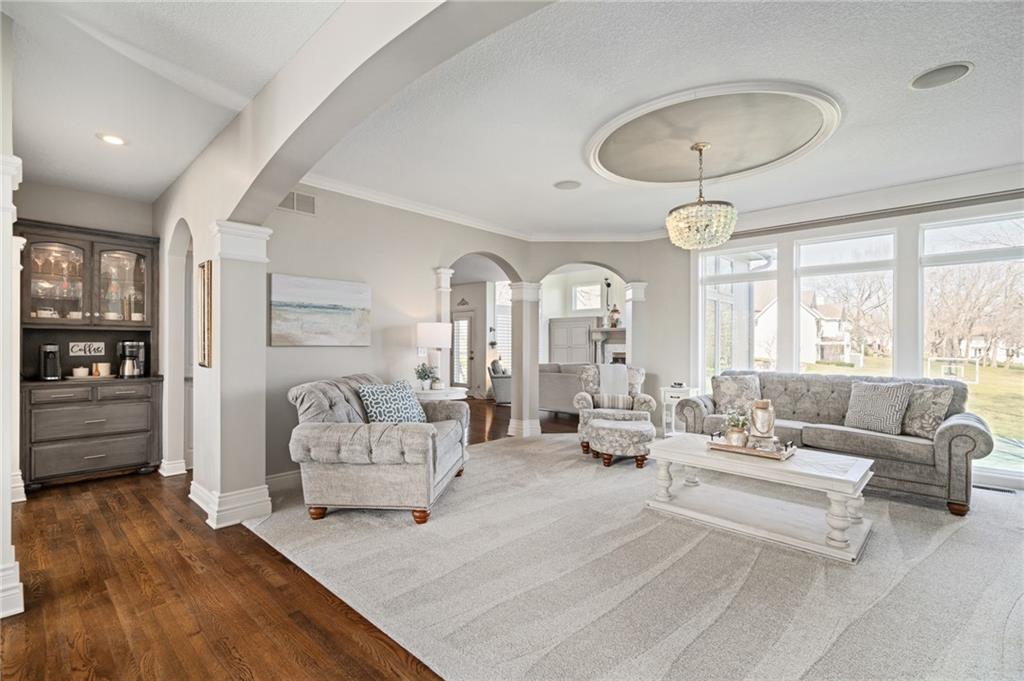 8926 Quail Ridge Lane Lenexa, KS 66220 - Photo 11 of 79