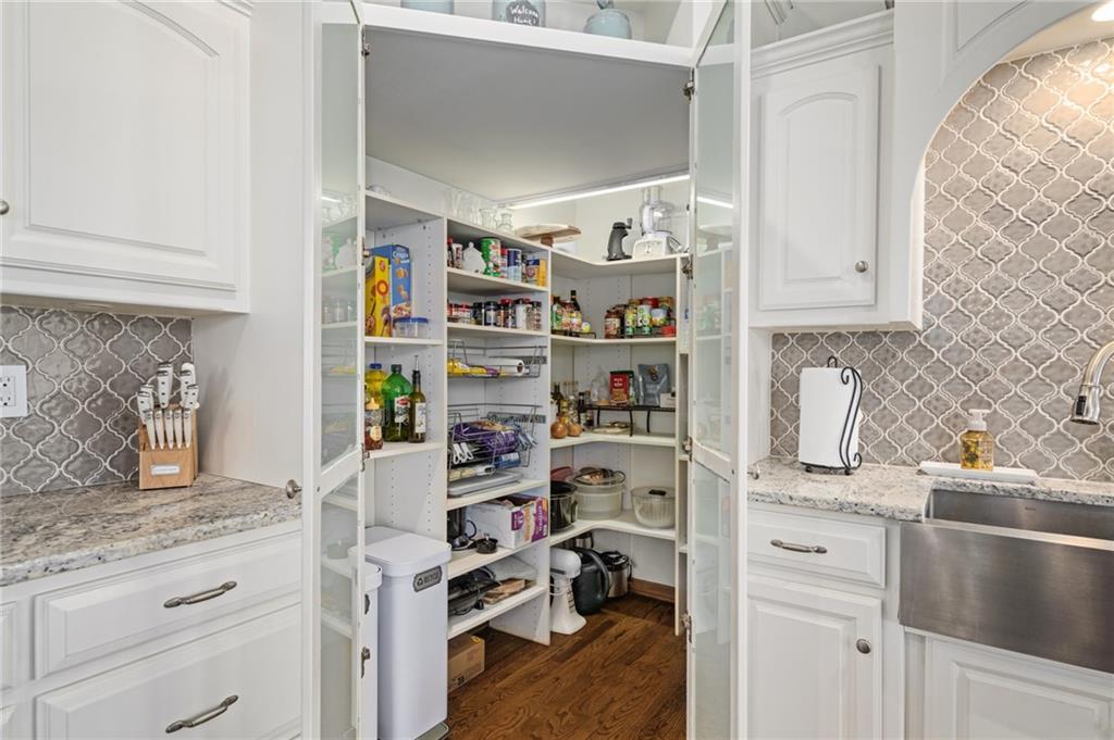 8926 Quail Ridge Lane Lenexa, KS 66220 - Photo 24 of 79