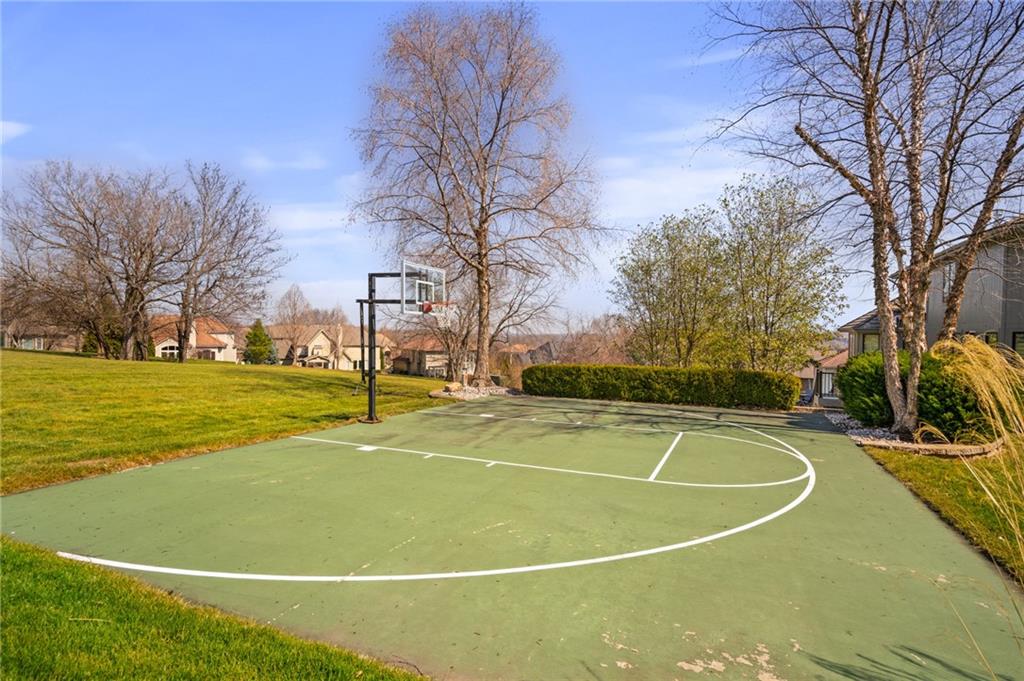 8926 Quail Ridge Lane Lenexa, KS 66220 - Photo 65 of 79