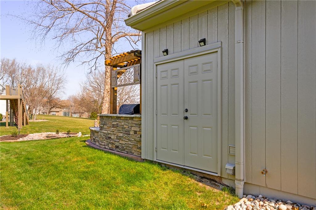 8926 Quail Ridge Lane Lenexa, KS 66220 - Photo 69 of 79