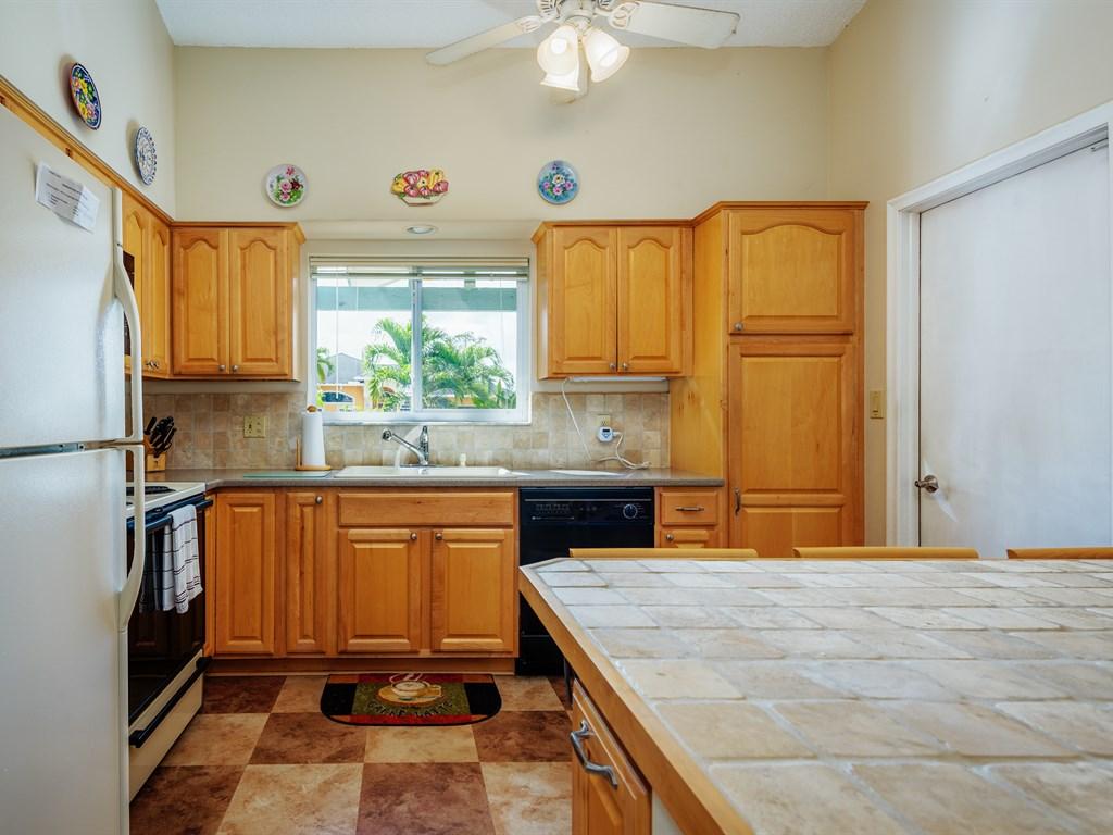 9713 Carousel Circle South Boca Raton, FL 33434 - Photo 9 of 27 009_Kitchen