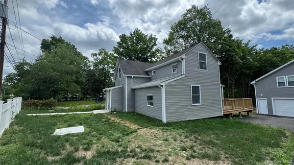 $2,400 | 157 Main Street, Unit 1, Bloomingburg, NY 12721