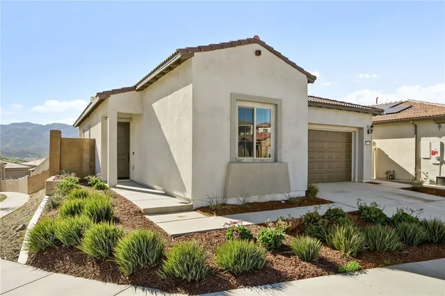 $580,000 | 11957 Shadeland Drive, Corona, CA 92883